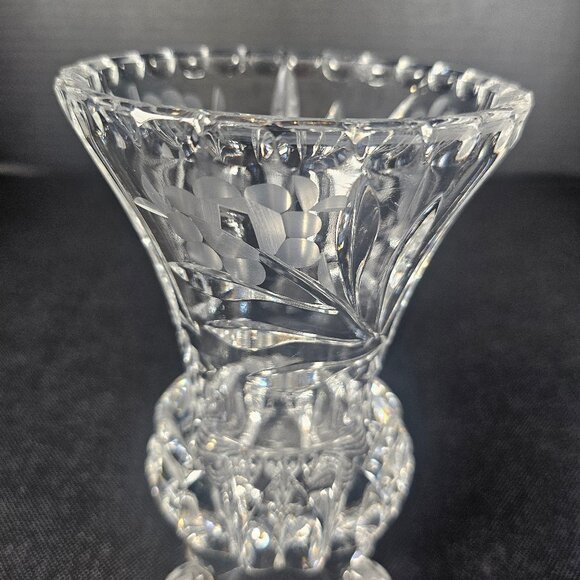 Small 3 Footed Crystal Floral Etched Posy Vase Mid Century Glass Elegant Home - Picture 1 of 11